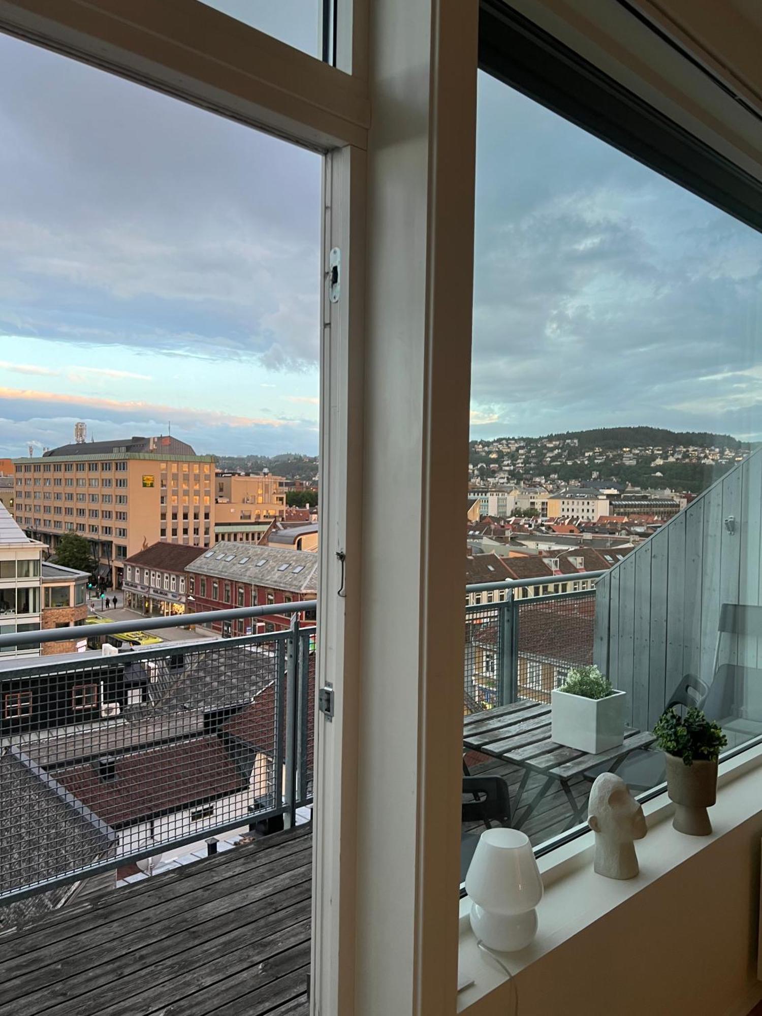 Penthouse In Trondheim City Centre Apartment Exterior photo