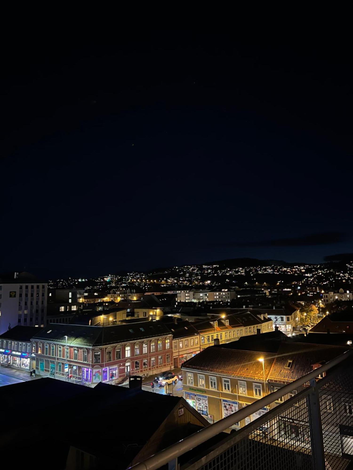 Penthouse In Trondheim City Centre Apartment Exterior photo